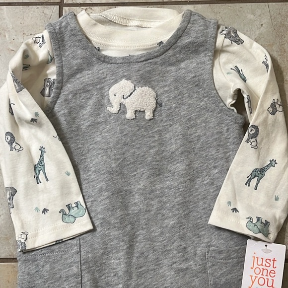 NWT Carter’s Boys Outfit. 12 months. - Picture 3 of 4